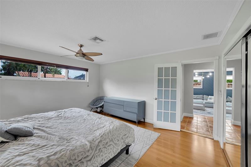 Image 22 of 29 For 1518 Yale Dr