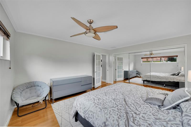 Image 23 of 29 For 1518 Yale Dr