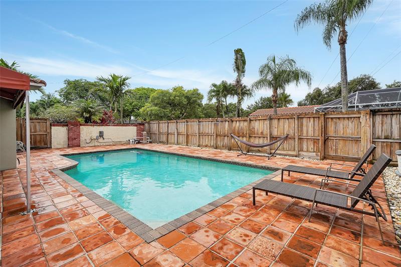 Image 29 of 29 For 1518 Yale Dr