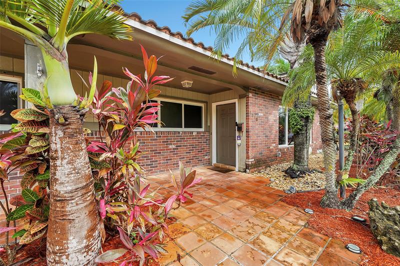 Image 8 of 29 For 1518 Yale Dr