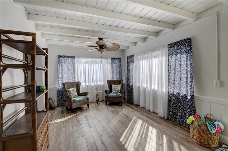 Image 10 of 42 For 10 Swinton Cir