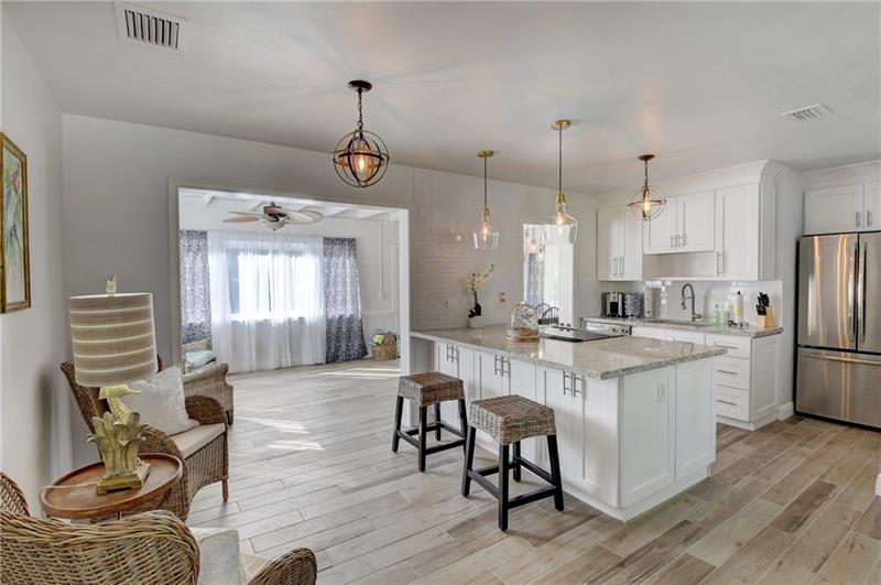 Image 19 of 42 For 10 Swinton Cir