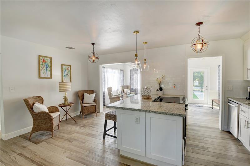 Image 20 of 42 For 10 Swinton Cir