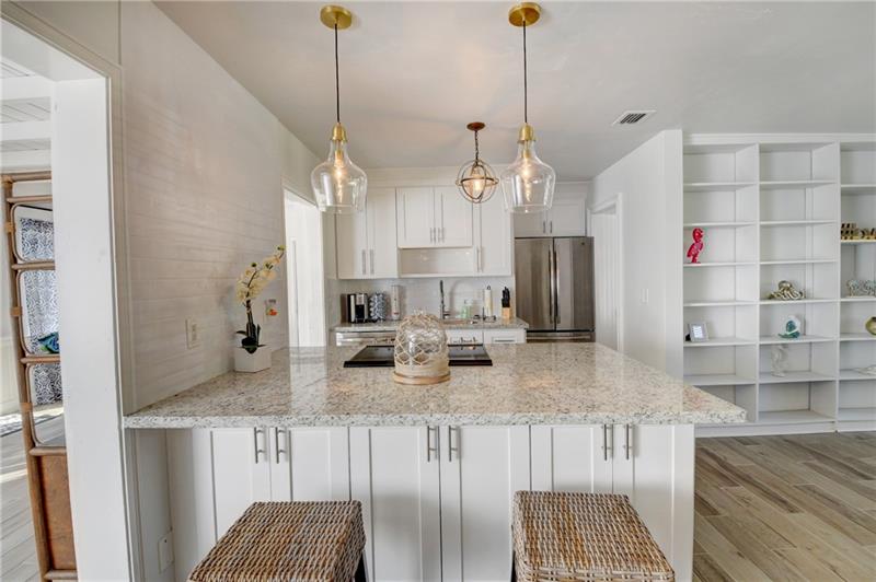 Image 22 of 42 For 10 Swinton Cir