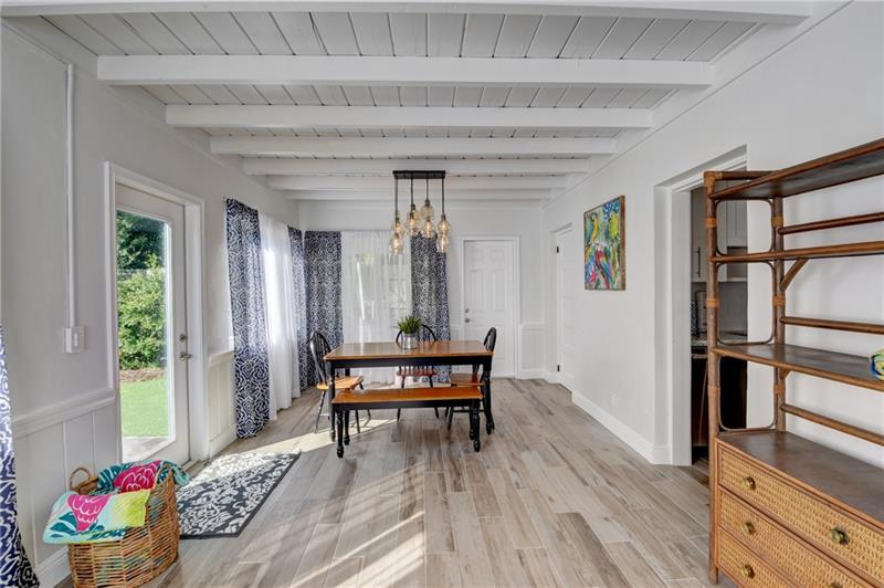 Image 28 of 42 For 10 Swinton Cir