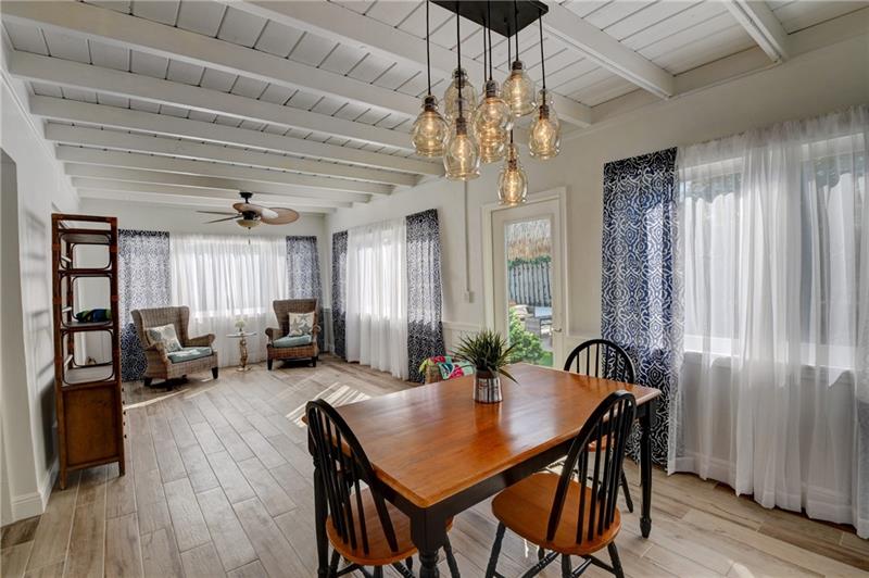 Image 29 of 42 For 10 Swinton Cir