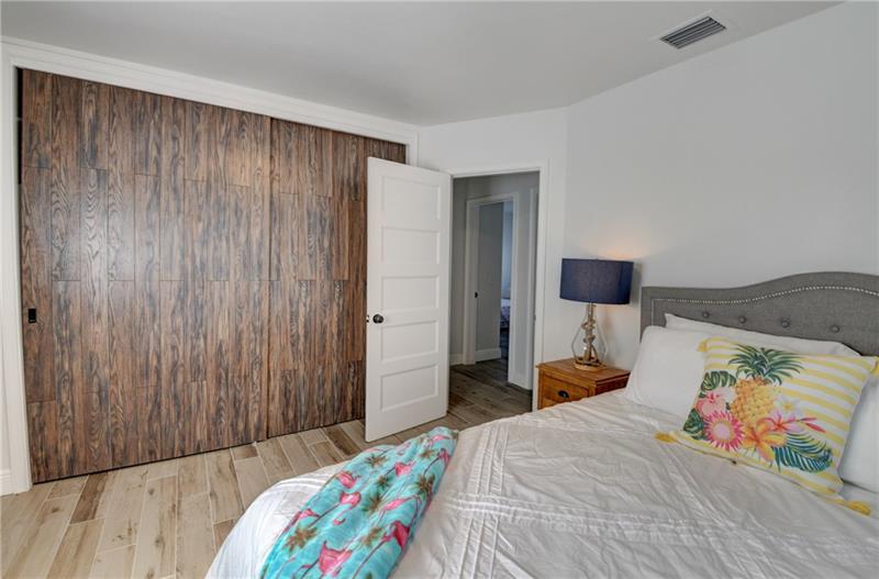 Image 31 of 42 For 10 Swinton Cir