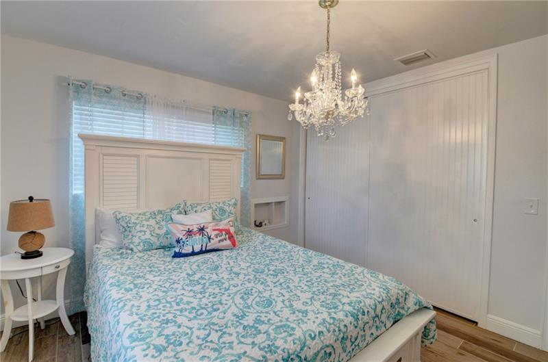 Image 32 of 42 For 10 Swinton Cir