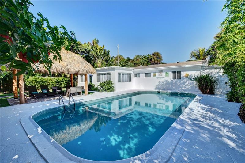 Image 36 of 42 For 10 Swinton Cir