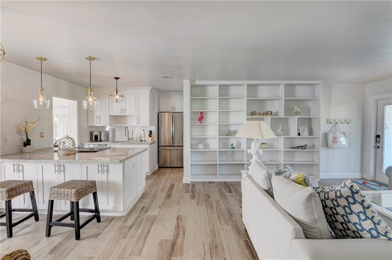 Image 7 of 42 For 10 Swinton Cir