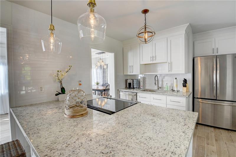 Image 8 of 42 For 10 Swinton Cir