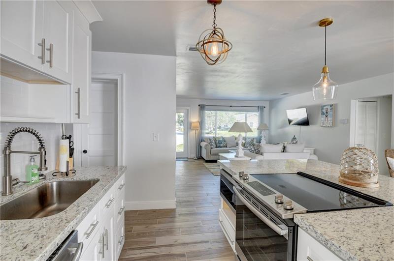 Image 9 of 42 For 10 Swinton Cir