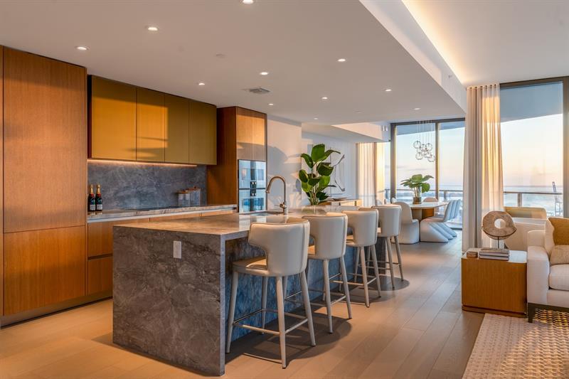 Image 12 of 72 For 501 West Ave  3903-3904