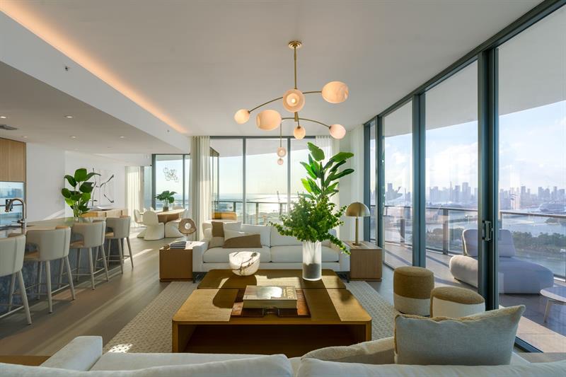 Image 3 of 72 For 501 West Ave  3903-3904