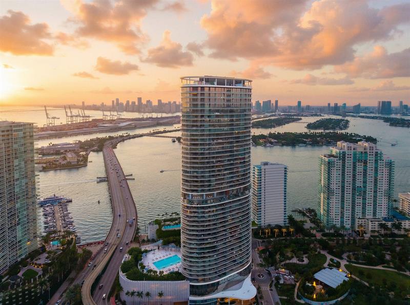 Image 35 of 72 For 501 West Ave  3903-3904