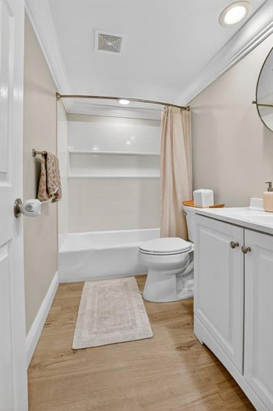 Image 21 of 28 For 55 14th St  211