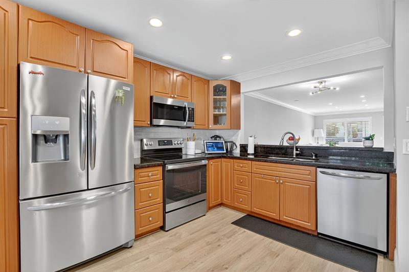 Image 9 of 28 For 55 14th St  211