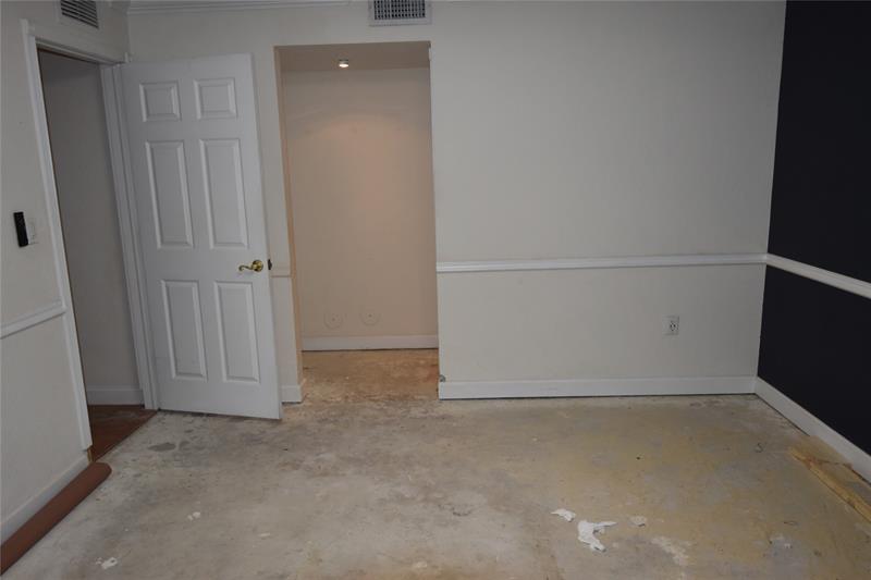 Image 15 of 28 For 150 15th Ave  140