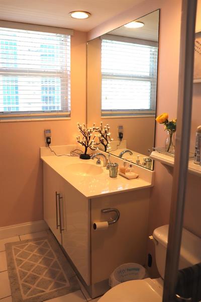 Image 18 of 47 For 3001 Ocean Dr  1011