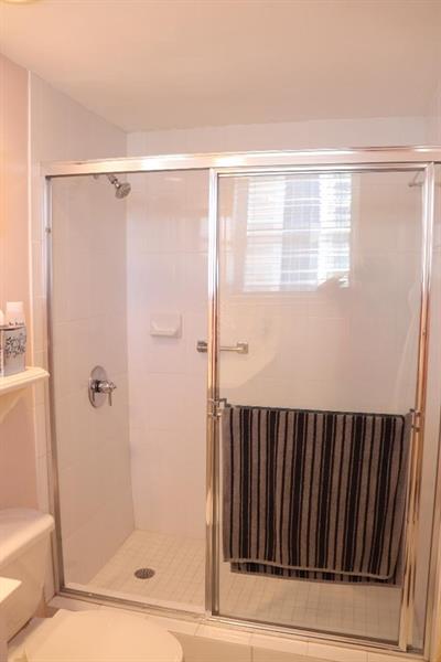 Image 19 of 47 For 3001 Ocean Dr  1011