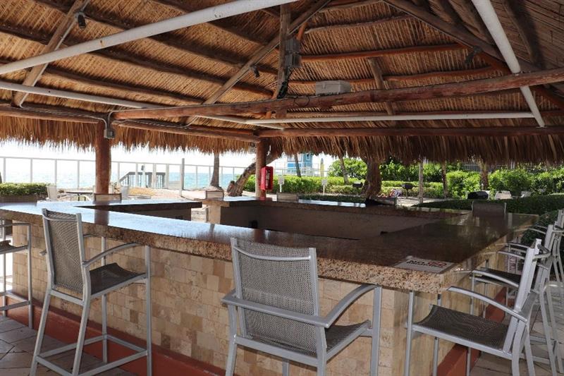 Image 36 of 47 For 3001 Ocean Dr  1011