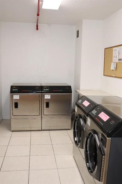 Image 40 of 47 For 3001 Ocean Dr  1011