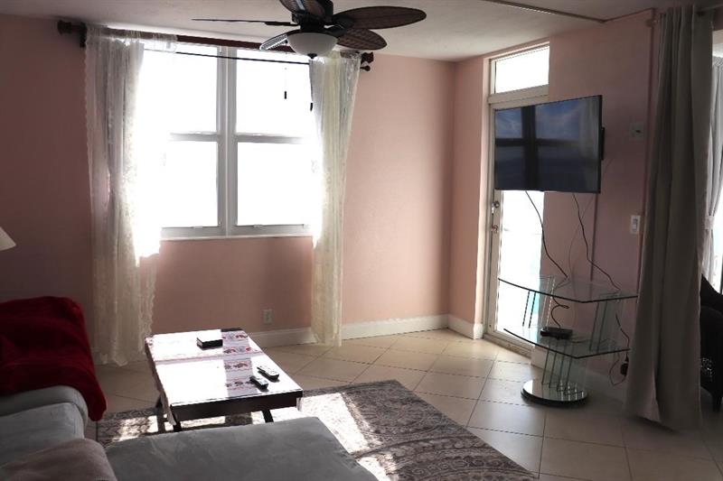 Image 6 of 47 For 3001 Ocean Dr  1011