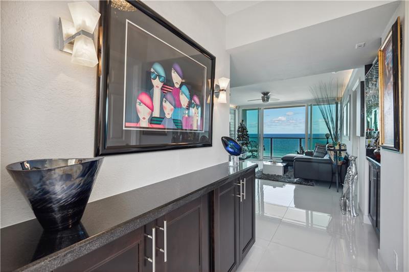 Image 2 of 38 For 333 21st Ave  1508