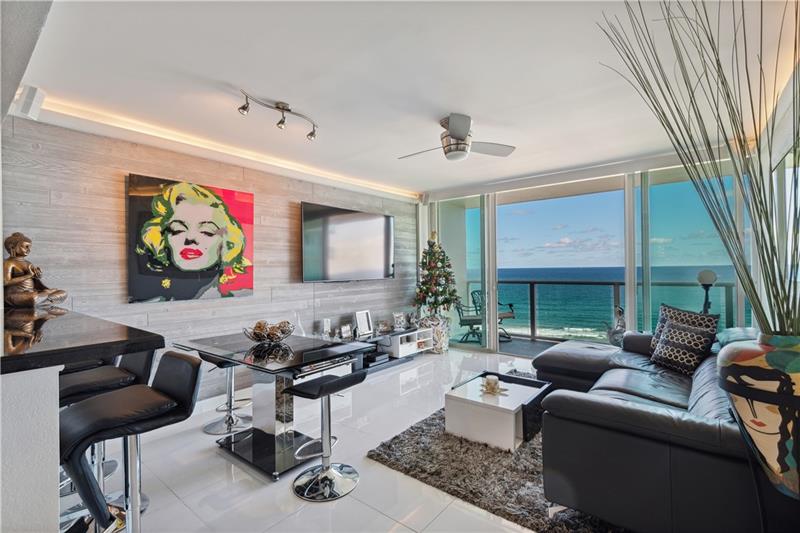 Image 3 of 38 For 333 21st Ave  1508