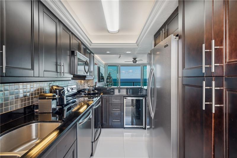 Image 5 of 38 For 333 21st Ave  1508