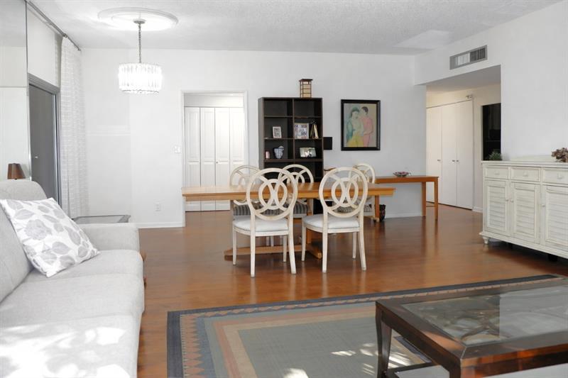 Image 10 of 37 For 3800 Hillcrest Dr  112