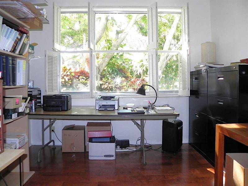 Image 11 of 37 For 3800 Hillcrest Dr  112