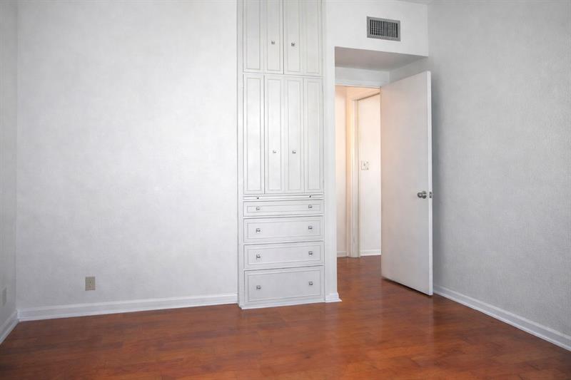 Image 15 of 37 For 3800 Hillcrest Dr  112