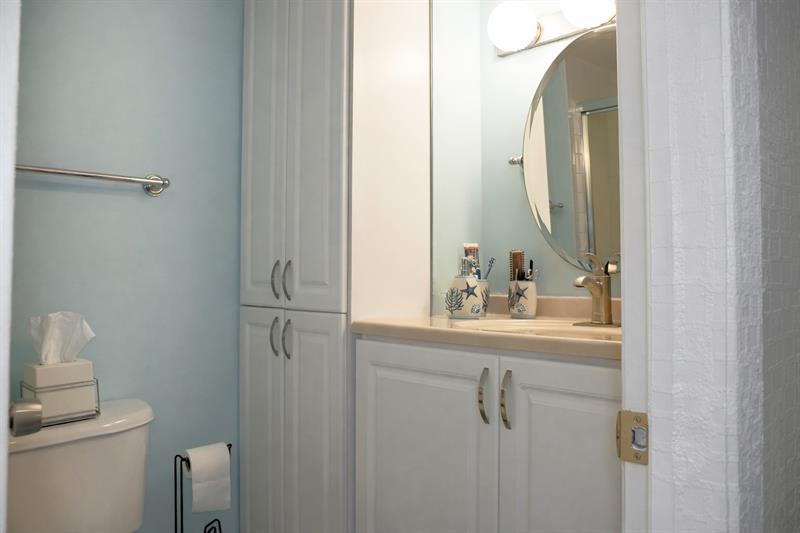 Image 16 of 37 For 3800 Hillcrest Dr  112