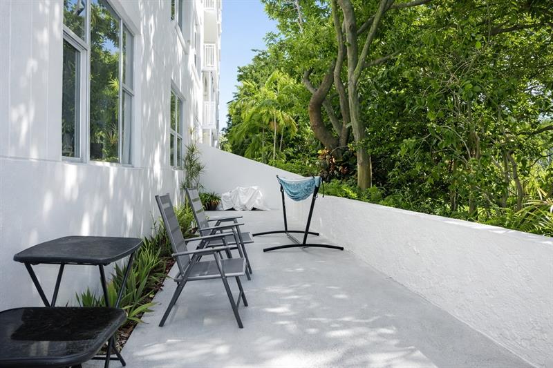 Image 23 of 37 For 3800 Hillcrest Dr  112