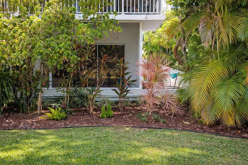 Image 25 of 37 For 3800 Hillcrest Dr  112