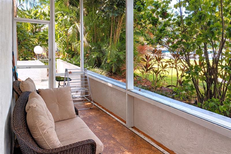 Image 26 of 37 For 3800 Hillcrest Dr  112