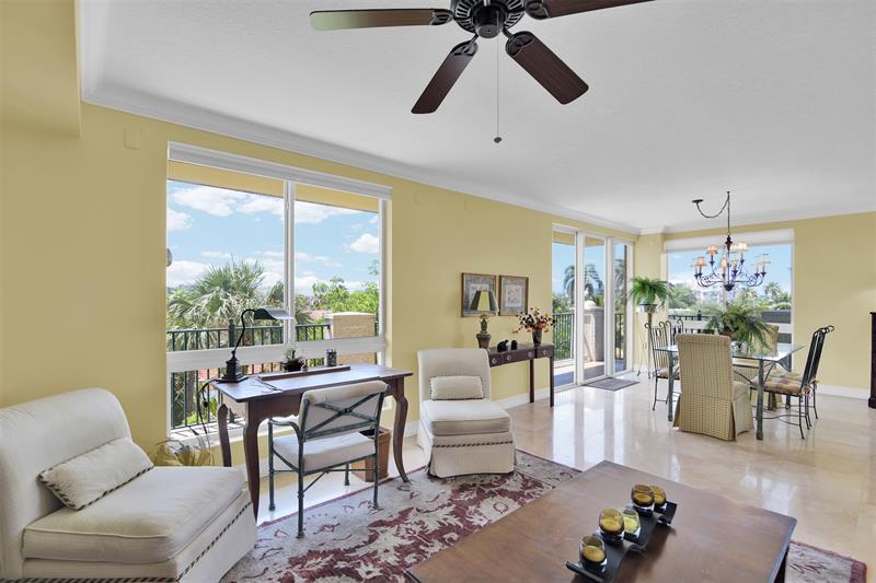 Image 19 of 52 For 9 20th Ave 403