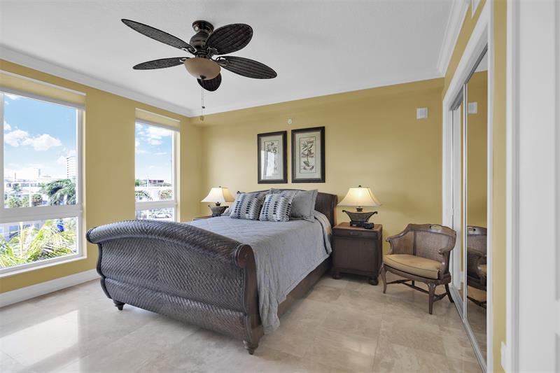 Image 24 of 52 For 9 20th Ave 403