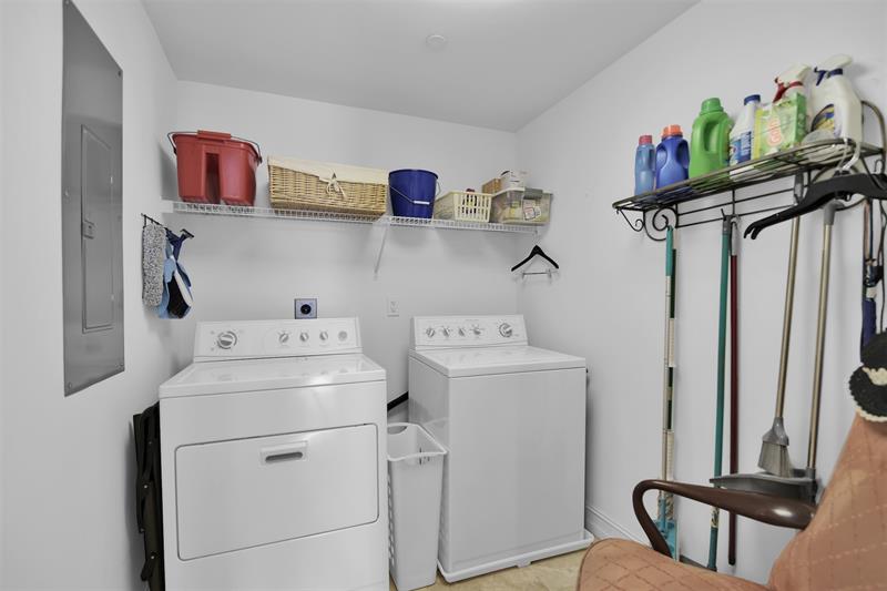 Image 28 of 52 For 9 20th Ave 403