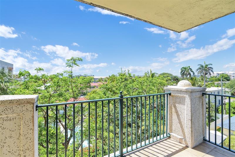 Image 40 of 52 For 9 20th Ave 403