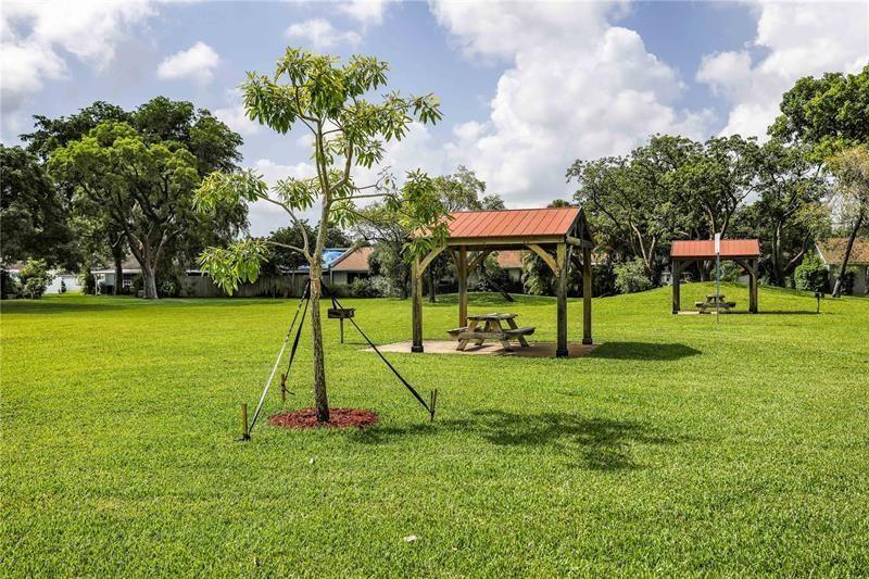 Image 14 of 15 For 5544 Lakewood Cir  E