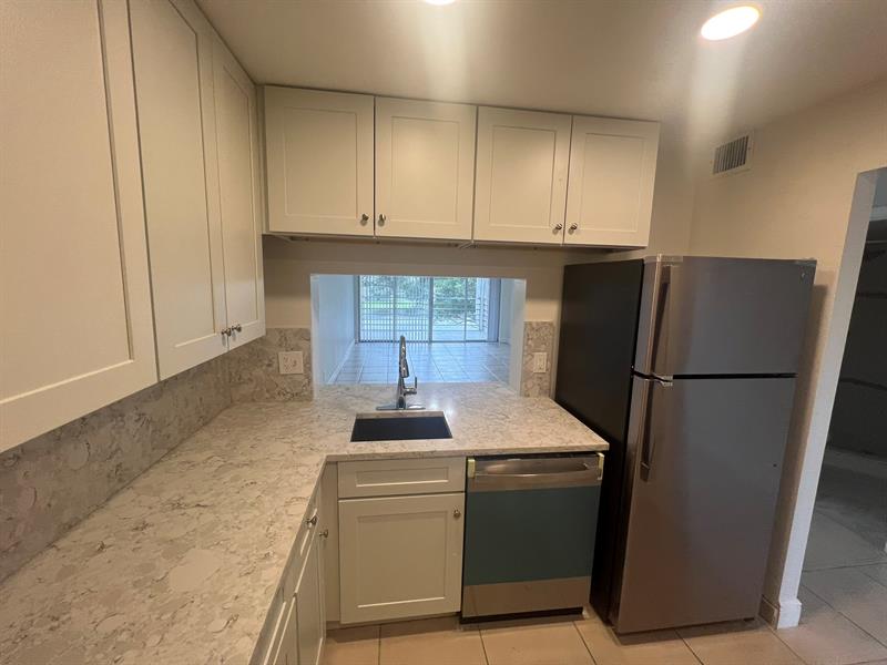 Image 6 of 29 For 9430 Poinciana Pl 415