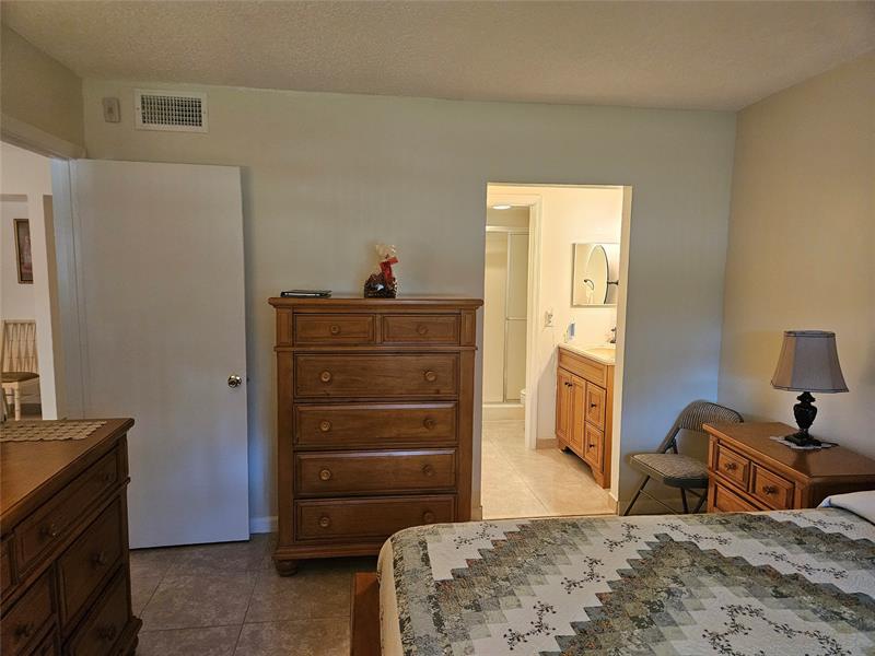 Image 27 of 39 For 959 2nd Ave  117