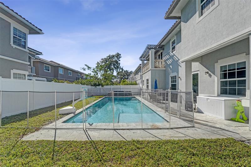 Image 10 of 85 For 3534 Forest View Cr