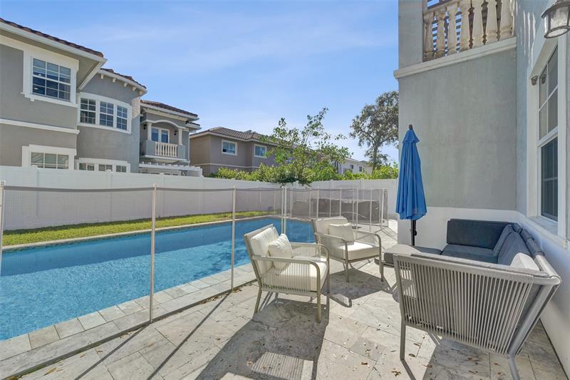 Image 17 of 85 For 3534 Forest View Cr