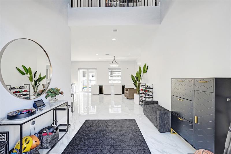 Image 19 of 85 For 3534 Forest View Cr