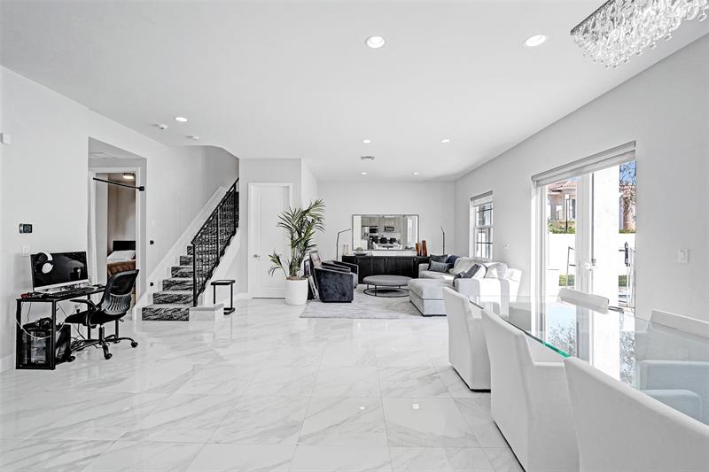 Image 23 of 85 For 3534 Forest View Cr