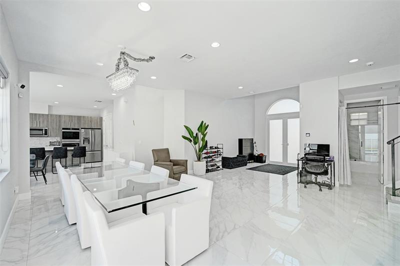 Image 24 of 85 For 3534 Forest View Cr