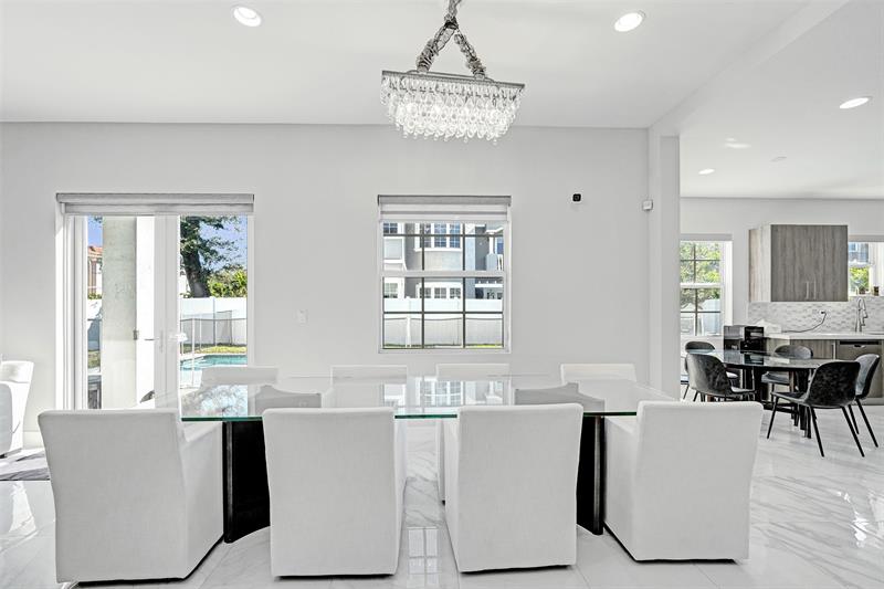 Image 25 of 85 For 3534 Forest View Cr